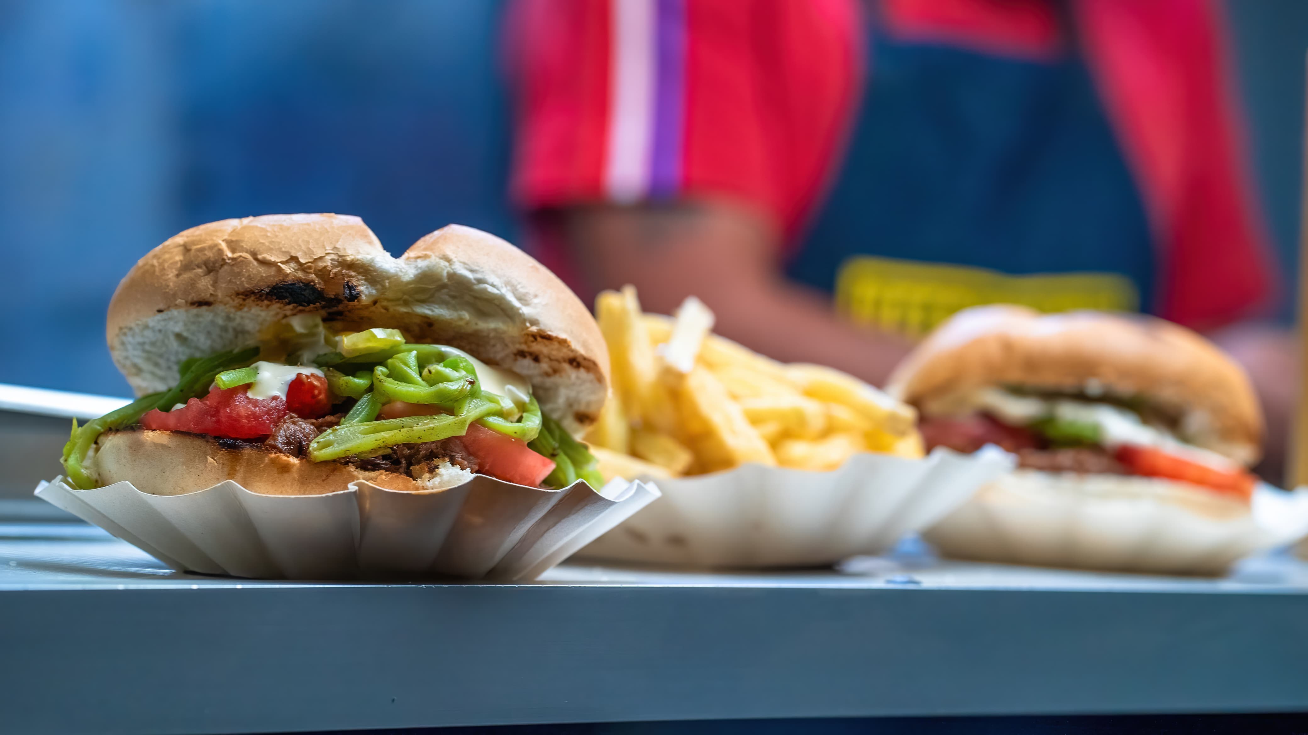Sándwiches con papas listos para servir